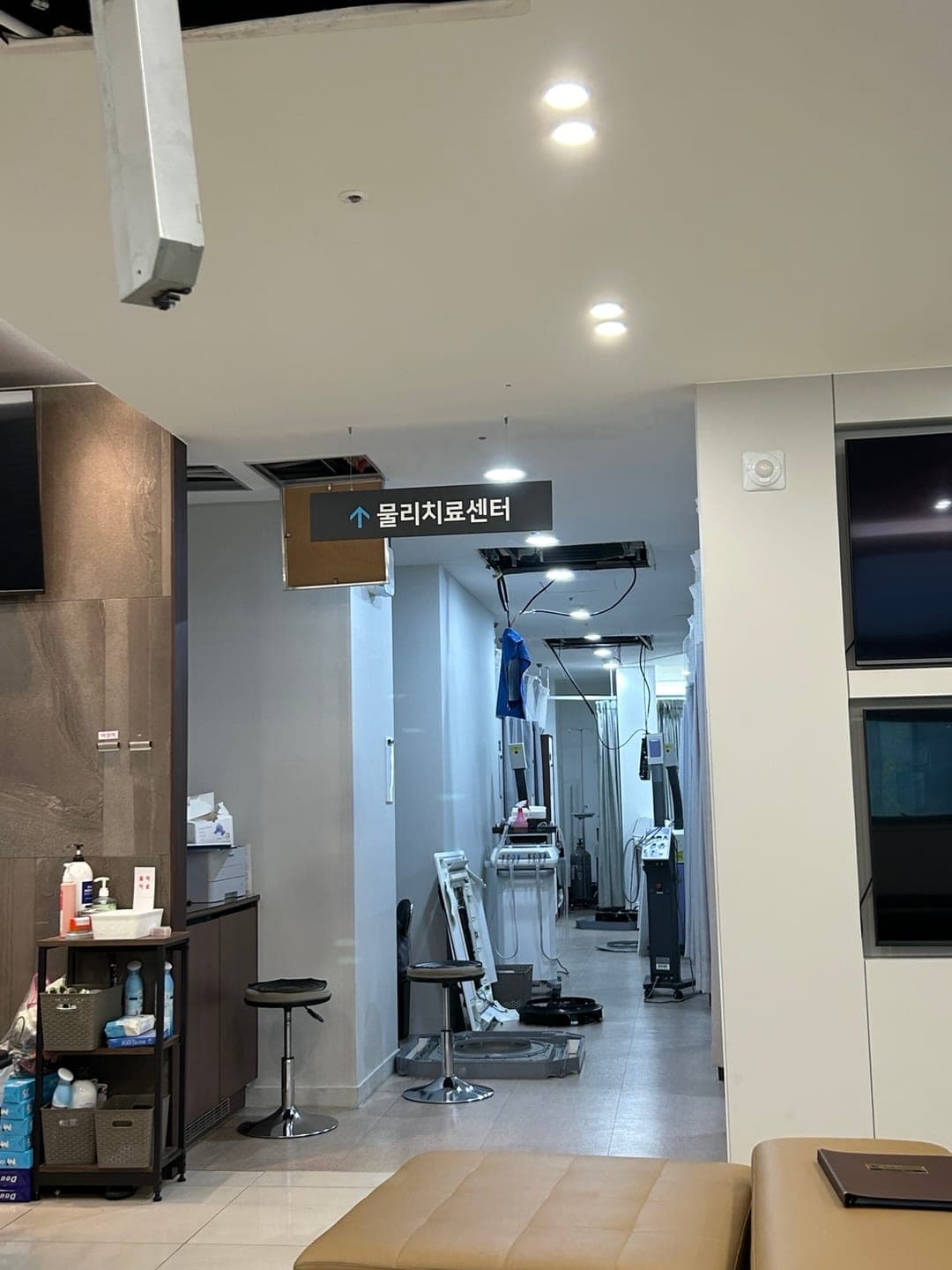 병원 에어컨 청소 시공사례 (스탠드 & 벽걸이 혼합) 1